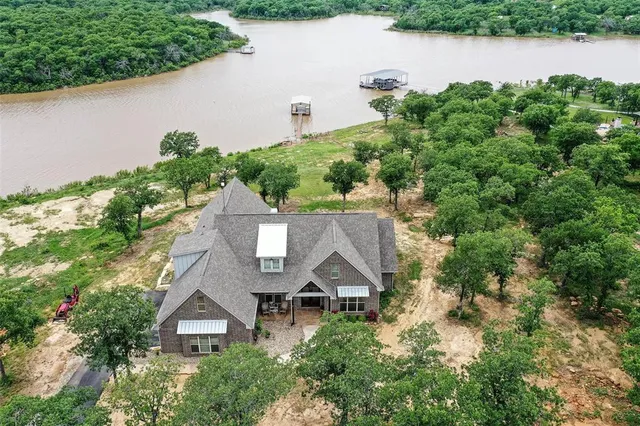 $1,250,000 | 133 Sunset Bay Pointe Court, Chico, TX 76431