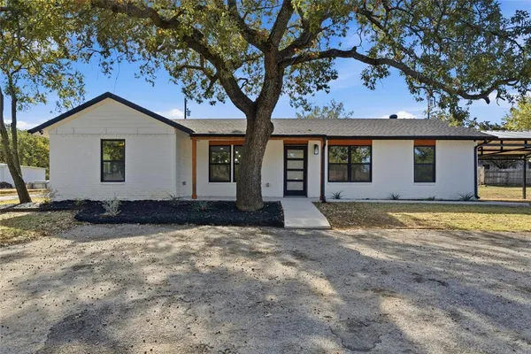 $2,000 | 205 Lacewell Street, Jacksboro, TX 76458