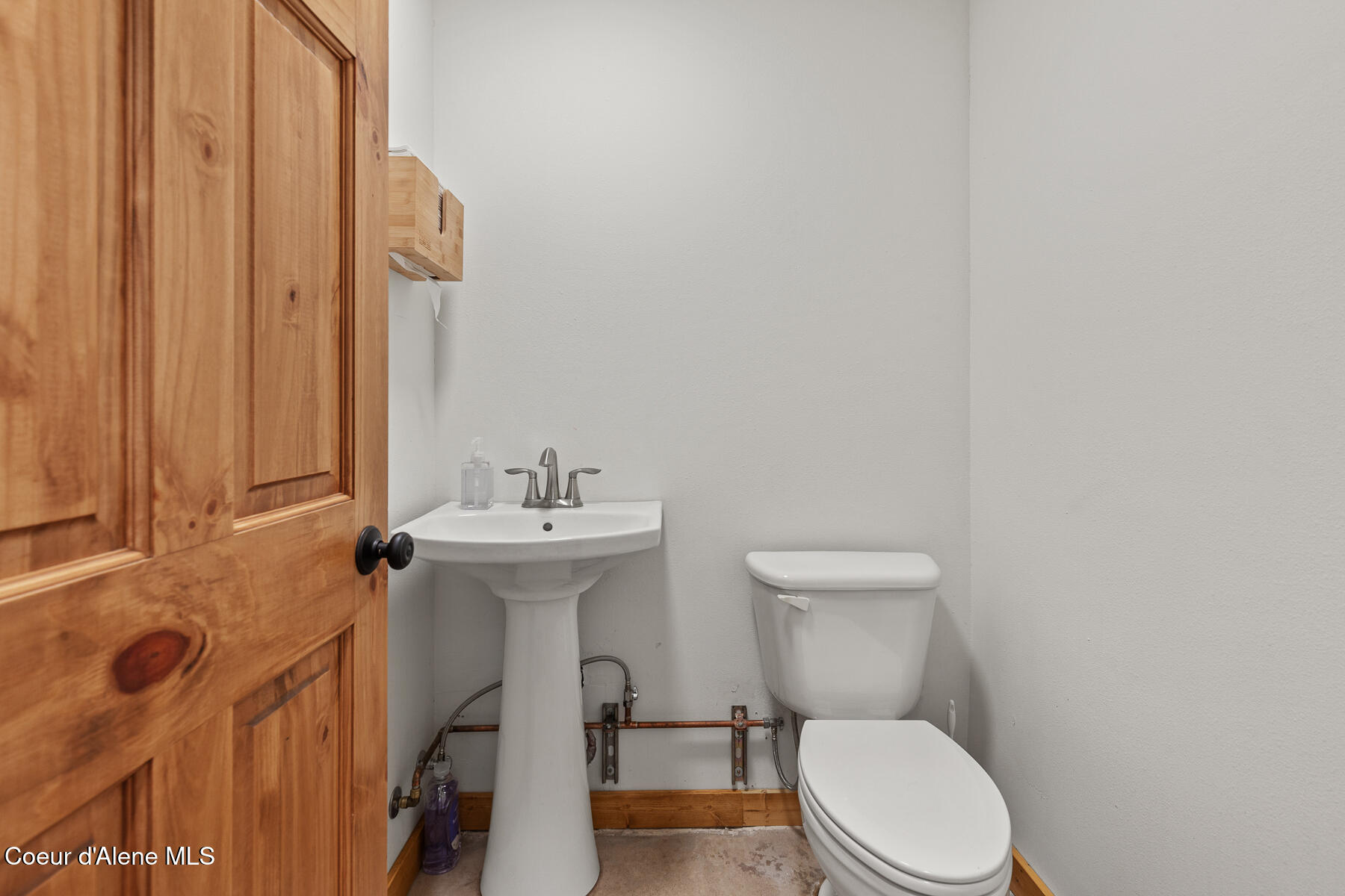 672 Hopkins Road Sandpoint, ID 83864 - Photo 52 of 72 Main Level Half Bath