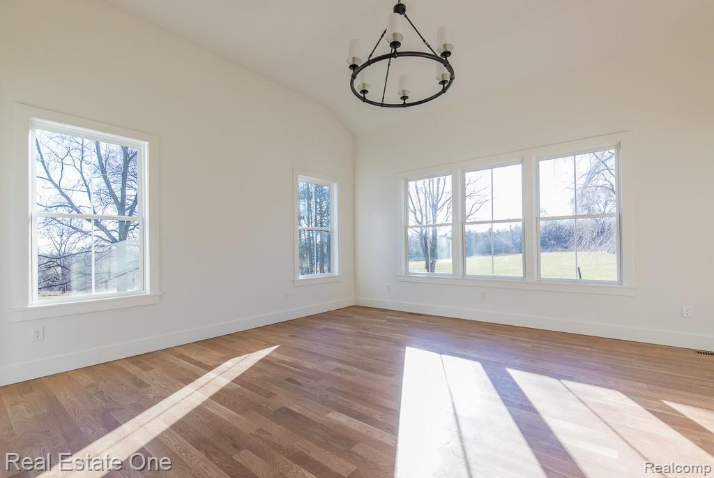 1801 Silver Bell Road Rochester, MI 48306 - Photo 7 of 42 Family Room