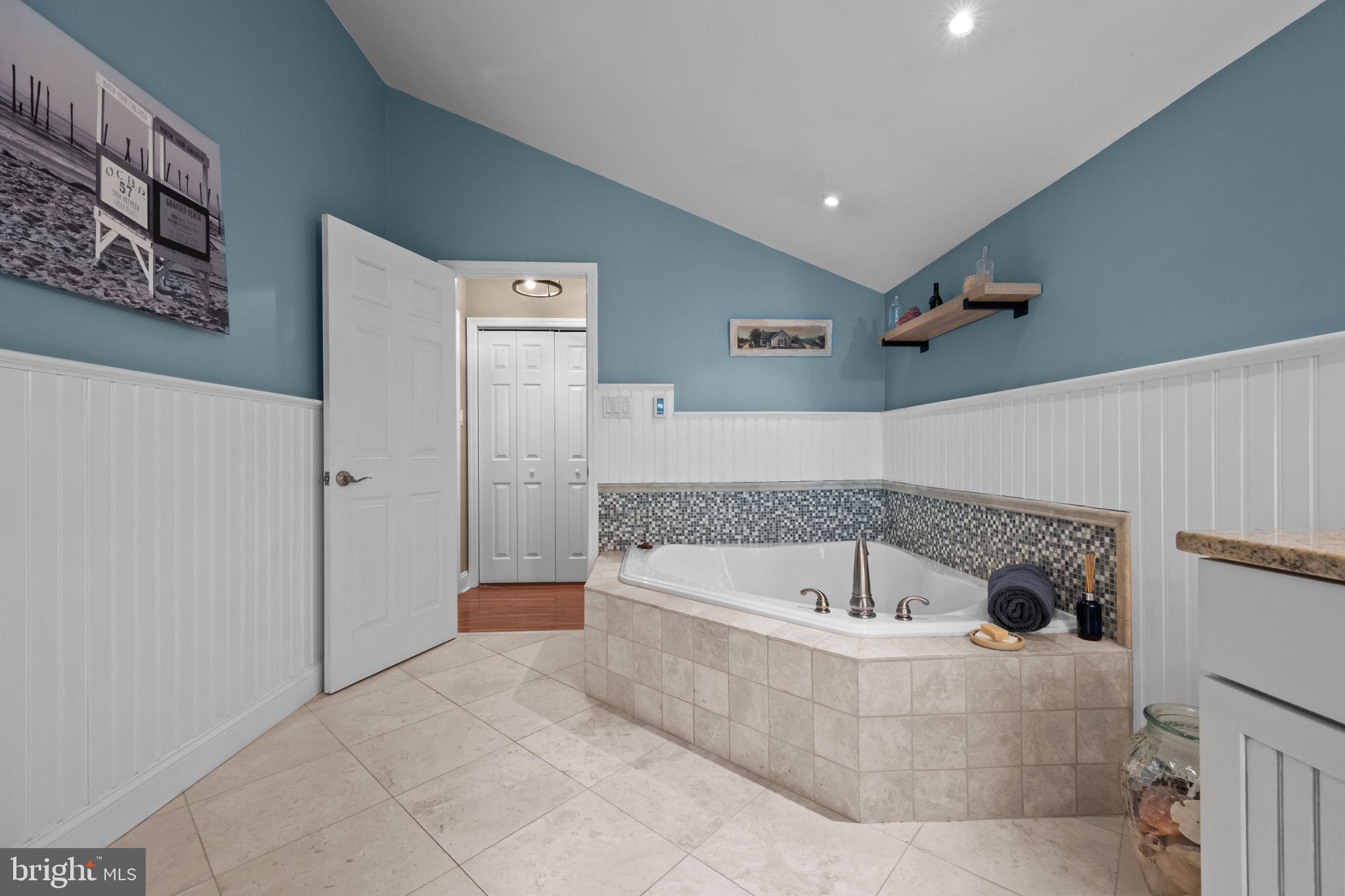 121 Beech Drive Hatboro, PA 19040 - Photo 30 of 46 a bathroom with a bathtub and a sink