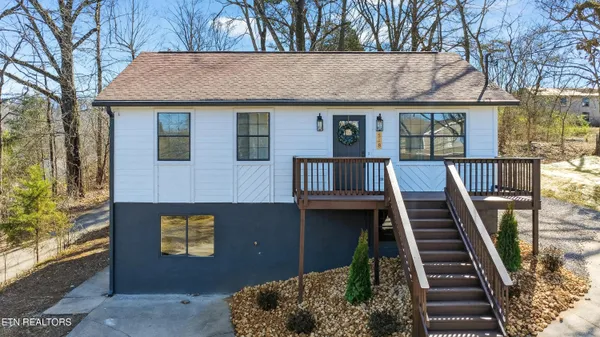 $369,900 | 518 West Beaver Creek Drive, Powell, TN 37849