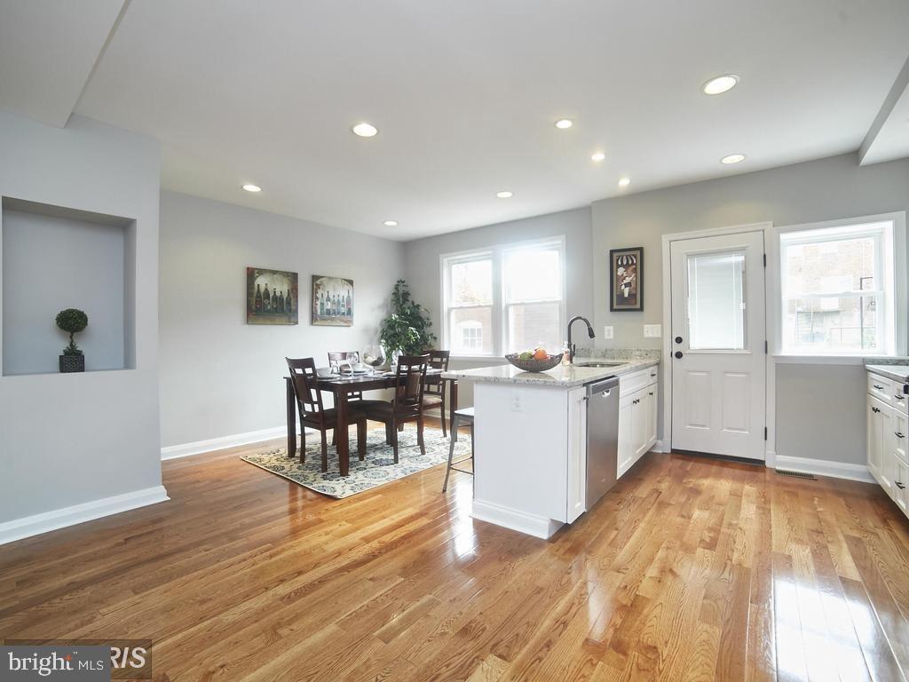 1633 Kingsway Road Baltimore, MD 21218 - Photo 3 of 10