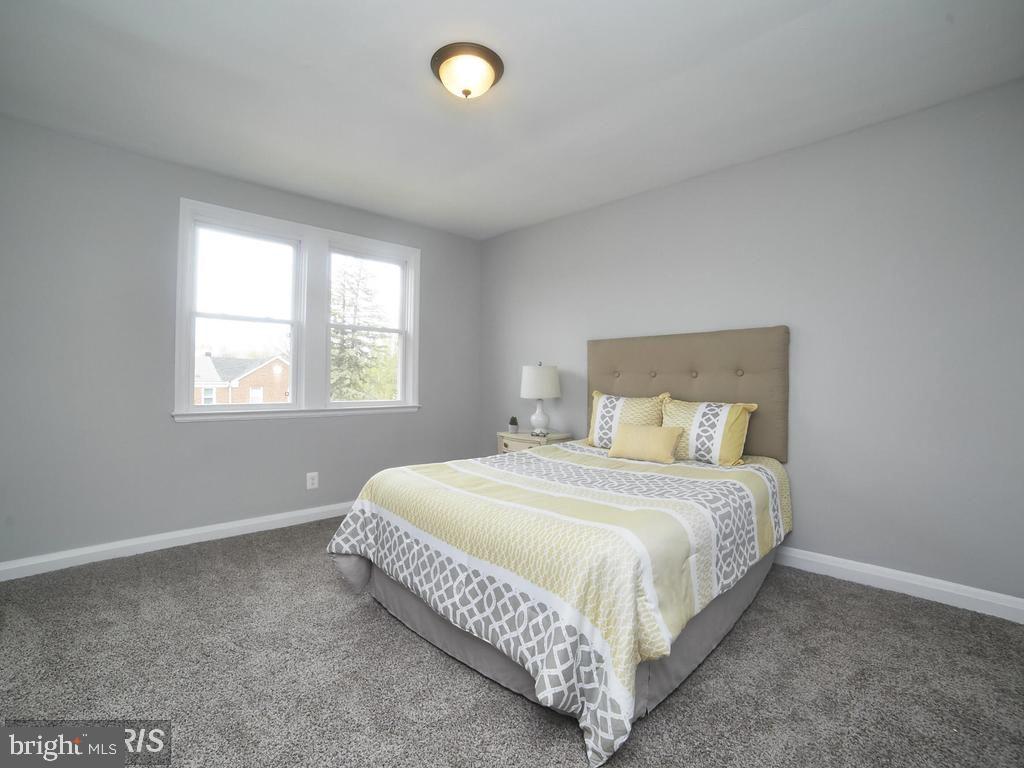 1633 Kingsway Road Baltimore, MD 21218 - Photo 5 of 10