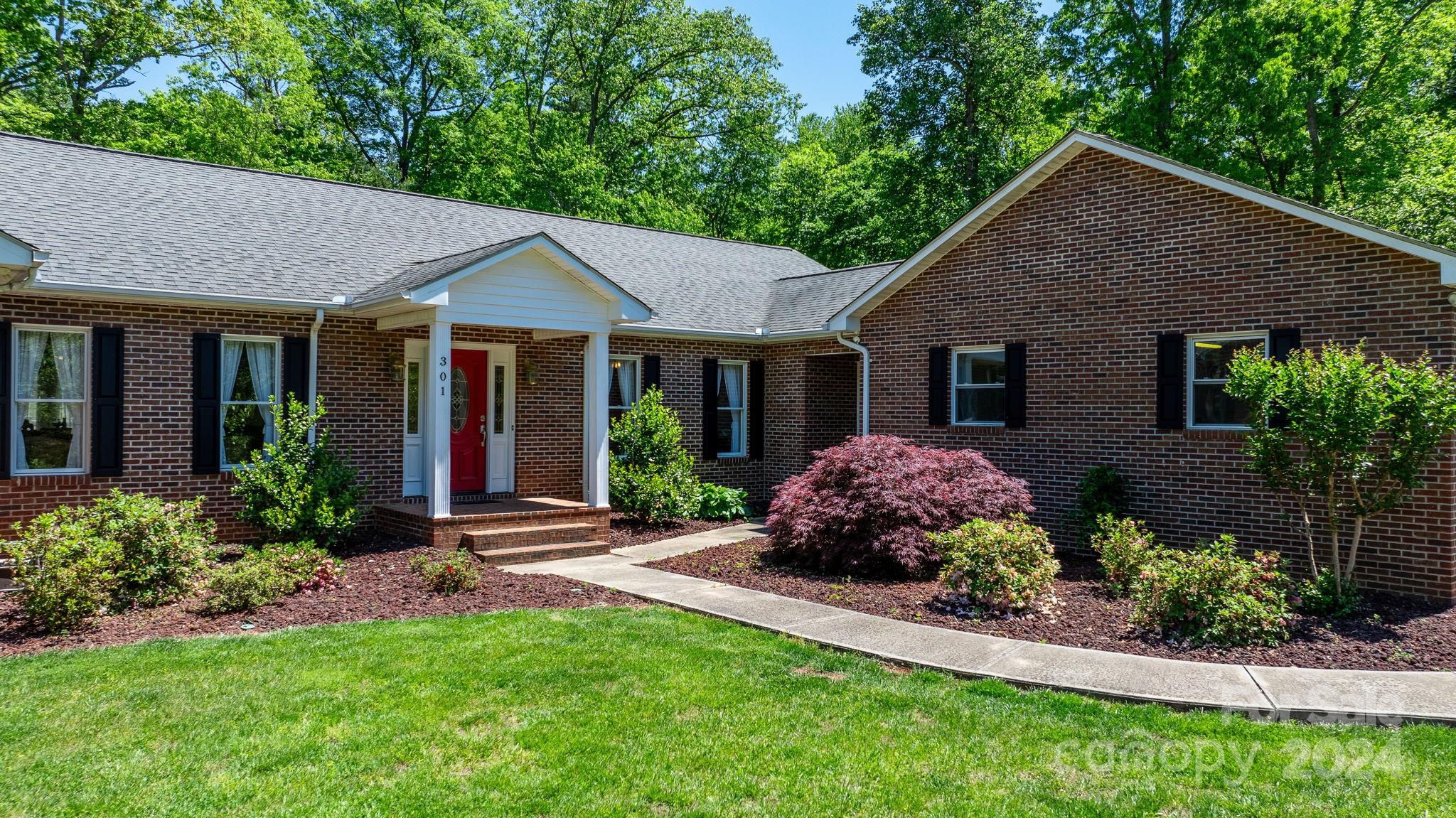 301 Garrison Road Morganton, NC 28655 - Photo 12 of 48 Gallery Image 12