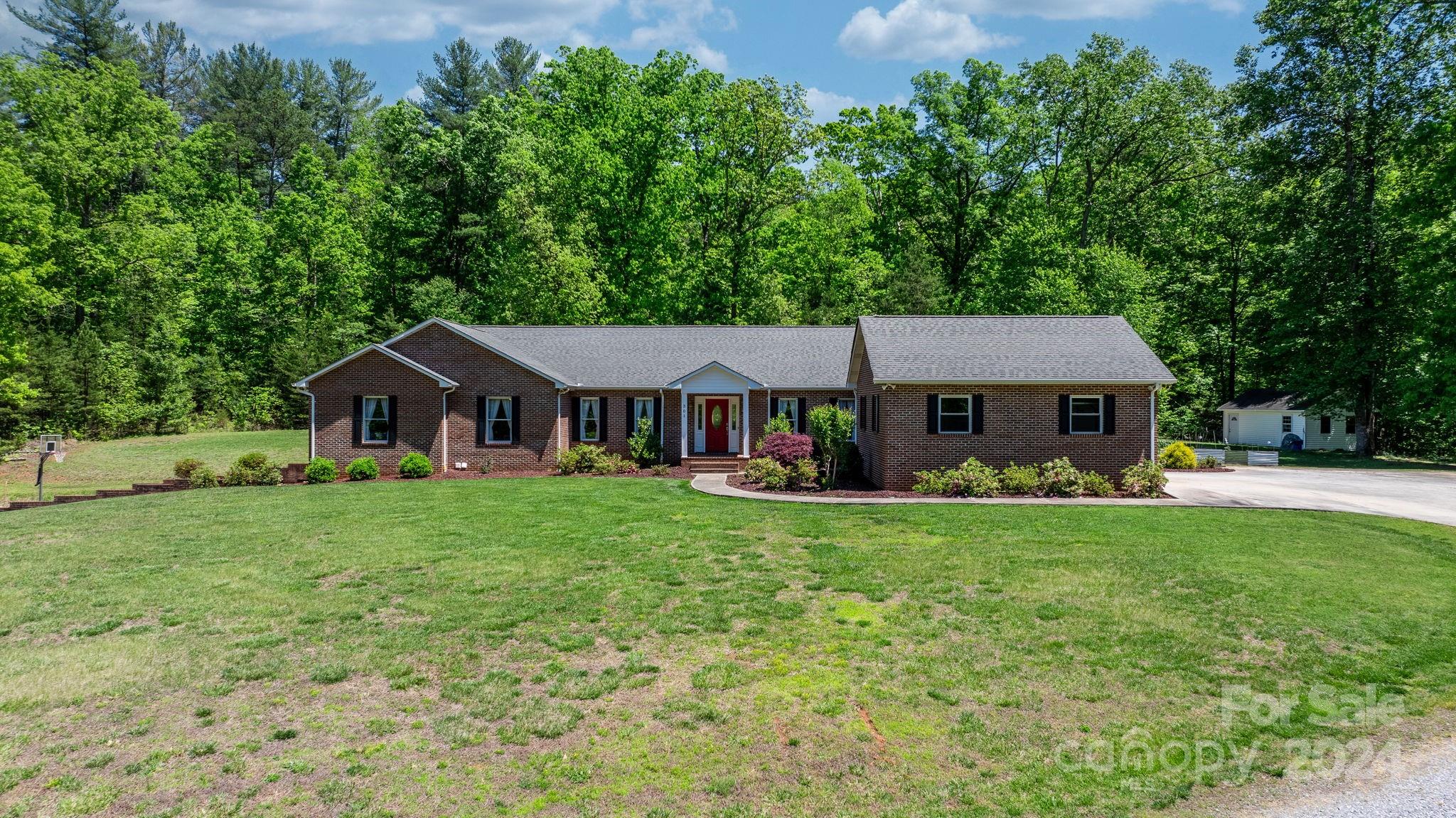 301 Garrison Road Morganton, NC 28655 - Photo 4 of 48 Gallery Image 4