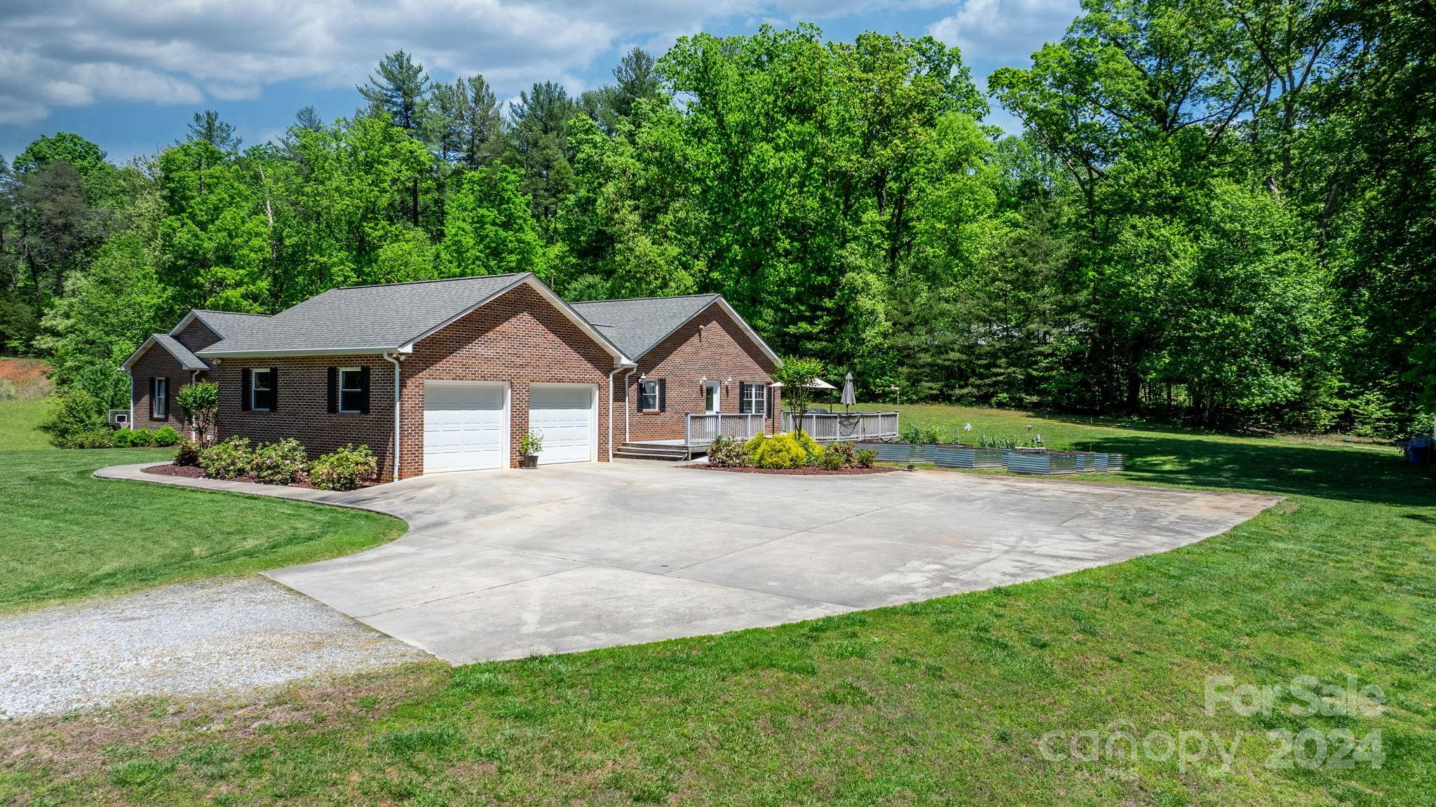 301 Garrison Road Morganton, NC 28655 - Photo 5 of 48 Gallery Image 5