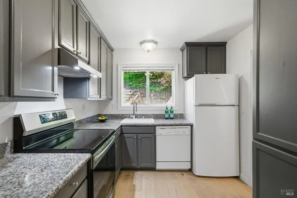$575,000 | 10 Professional Center Parkway, Unit 1, San Rafael, CA 94903