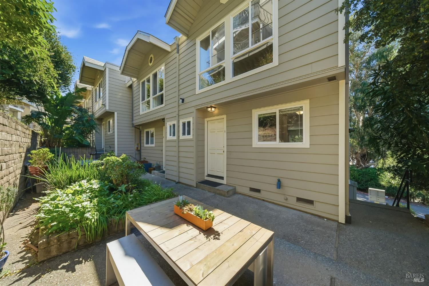 10 Professional Center Parkway, Unit 1 San Rafael, CA 94903 - Photo 13 of 35 a view of a house with a yard