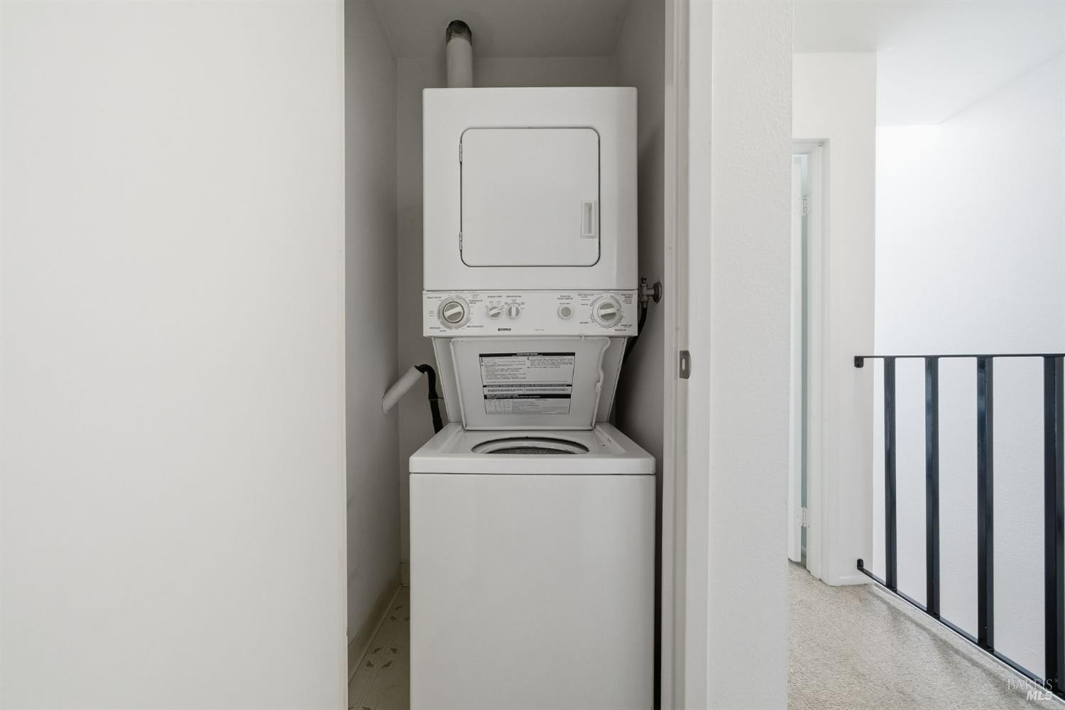 10 Professional Center Parkway, Unit 1 San Rafael, CA 94903 - Photo 29 of 35 a utility room with dryer and washer