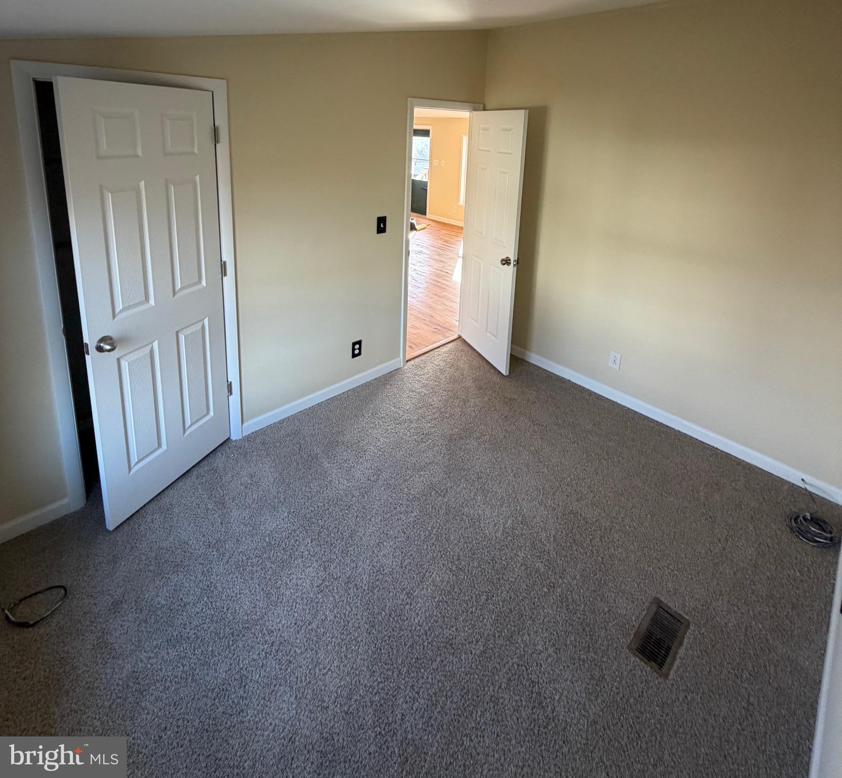 887 Aspen Avenue Spring City, PA 19475 - Photo 12 of 21 an empty room with windows
