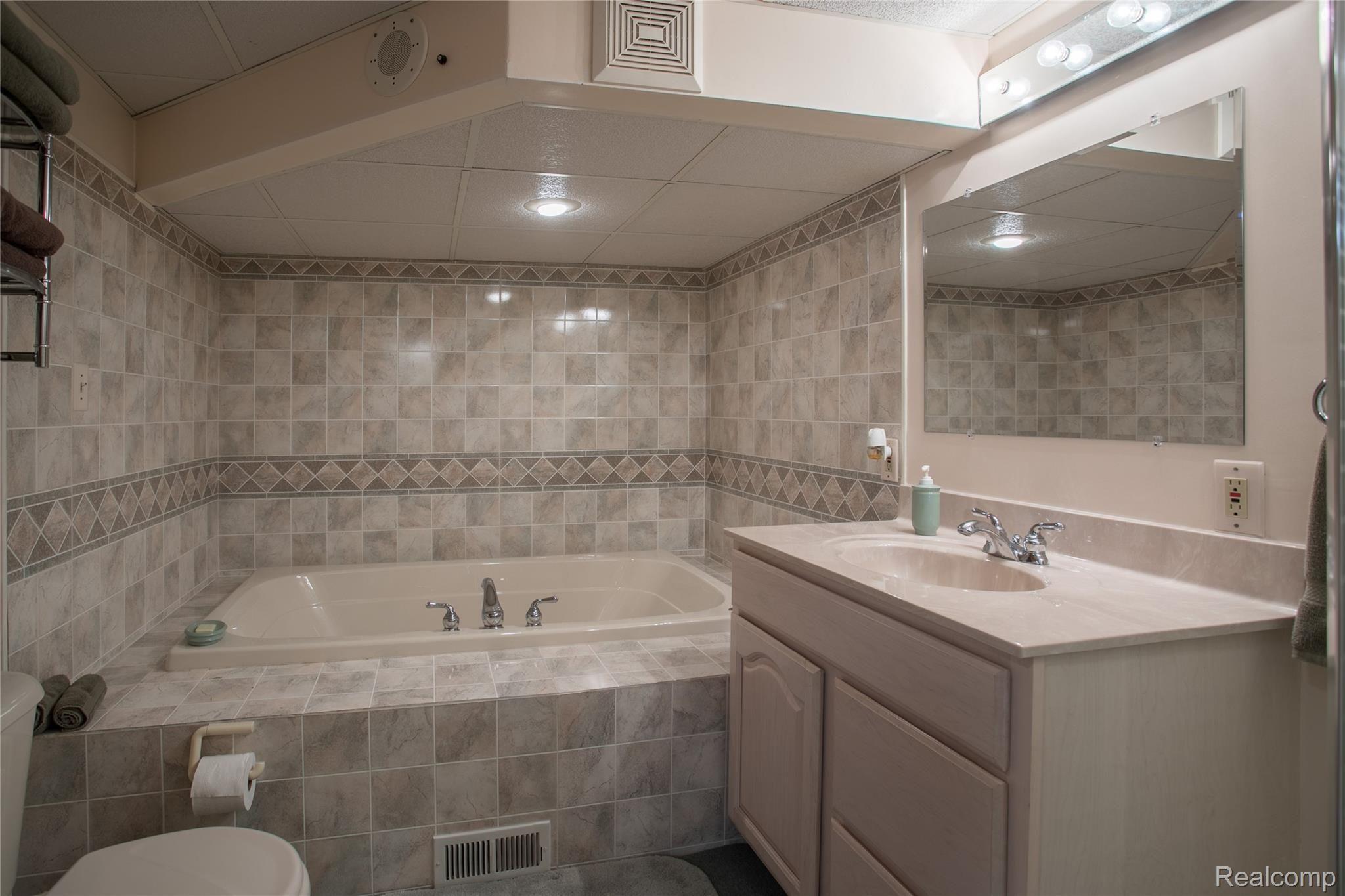 5294 Copley Square Road Grand Blanc, MI 48439 - Photo 25 of 31 TIDP1509-HDR.jpg