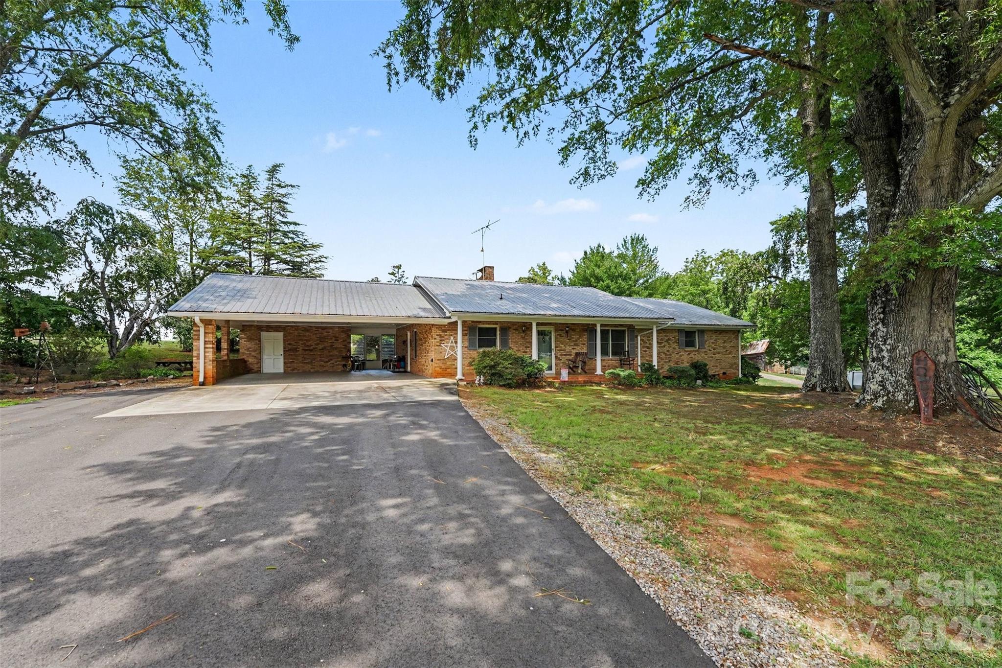591 Mullis Road Union Grove, NC 28689 - Photo 3 of 42