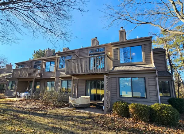 $2,600 | 755 Golf Lane, Unit 755A, Lake Barrington, IL 60010