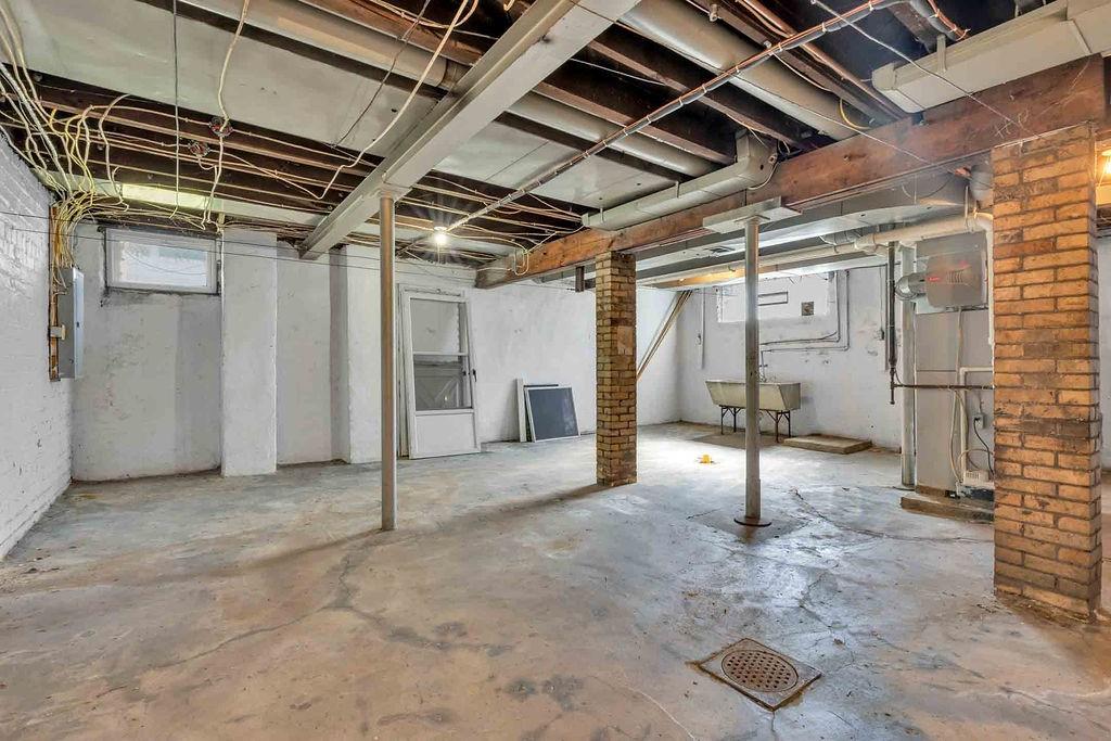 938 Atlantic Avenue Monaca, PA 15061 - Photo 21 of 24 a view of empty room