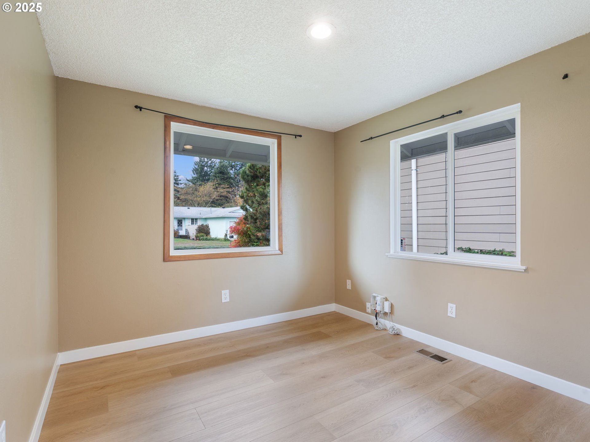 824 Southeast 207th Avenue Gresham, OR 97030 - Photo 32 of 47 an empty room with a window