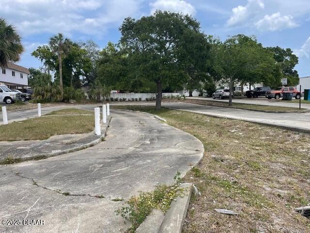 223 Ridgewood Avenue Holly Hill, FL 32117 - Photo 3 of 5 3