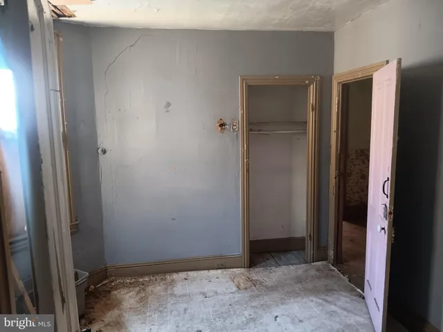 a bathroom with a toilet