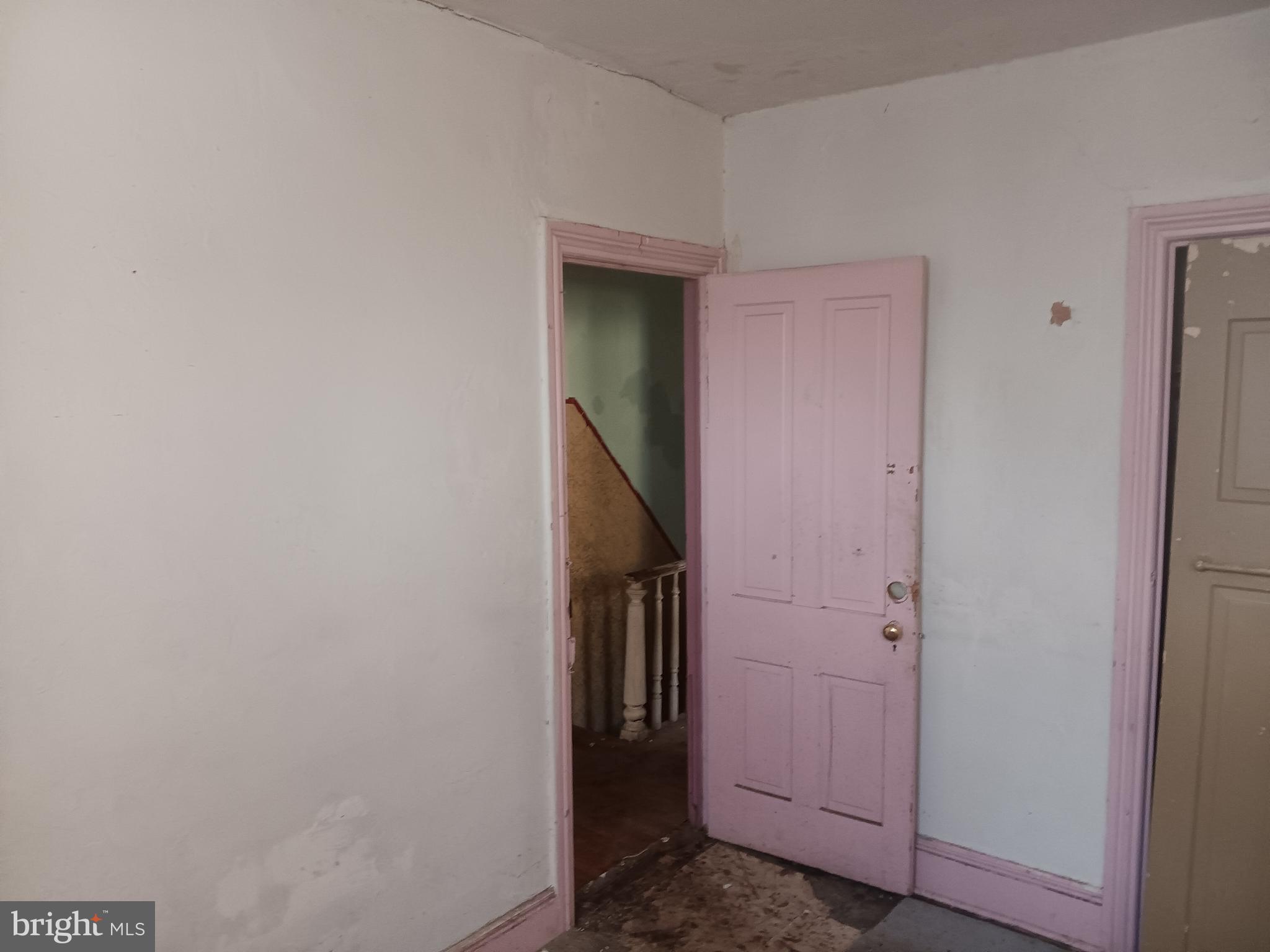 277 Spring Street Trenton, NJ 08618 - Photo 7 of 28