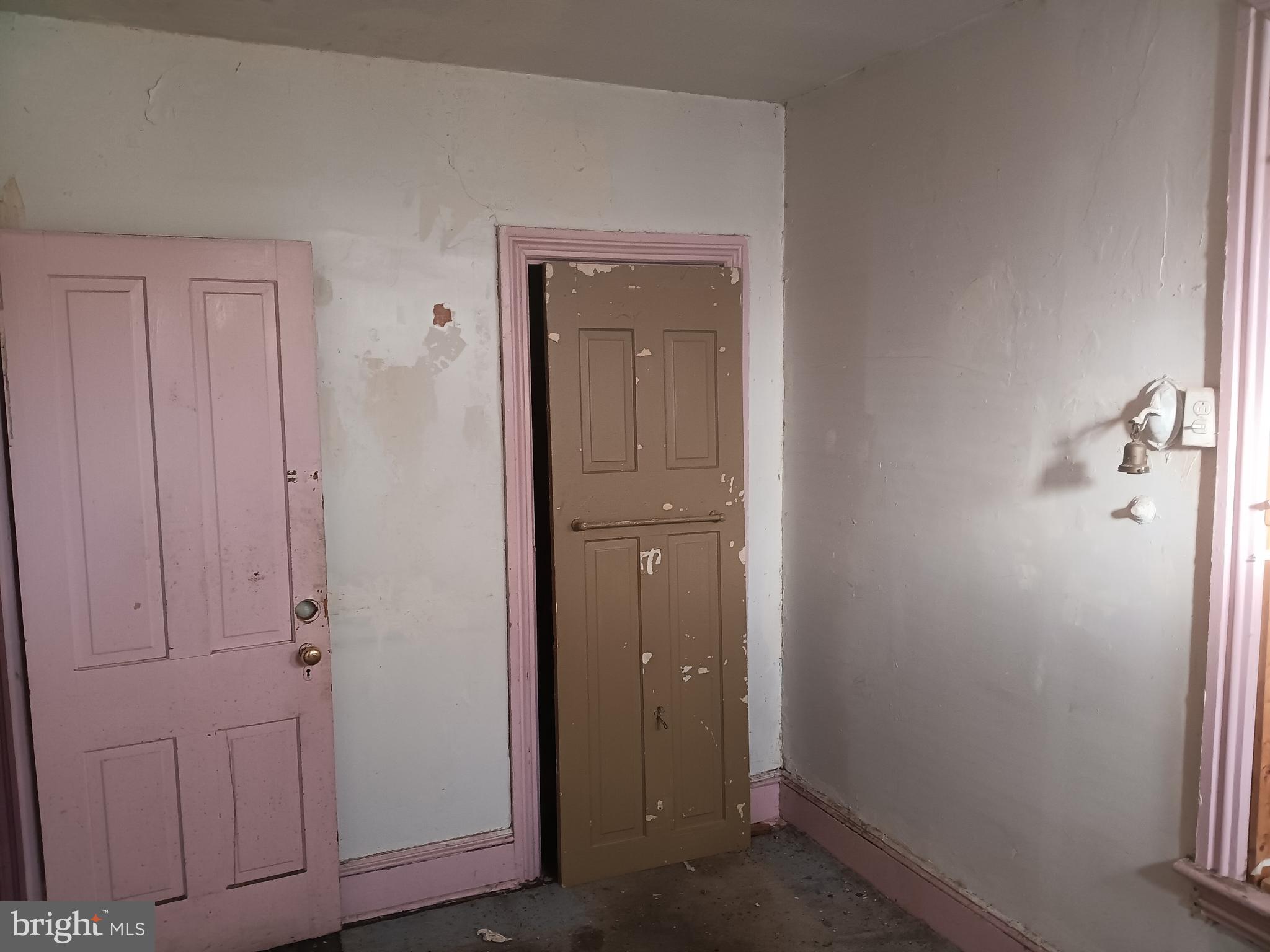 277 Spring Street Trenton, NJ 08618 - Photo 8 of 28