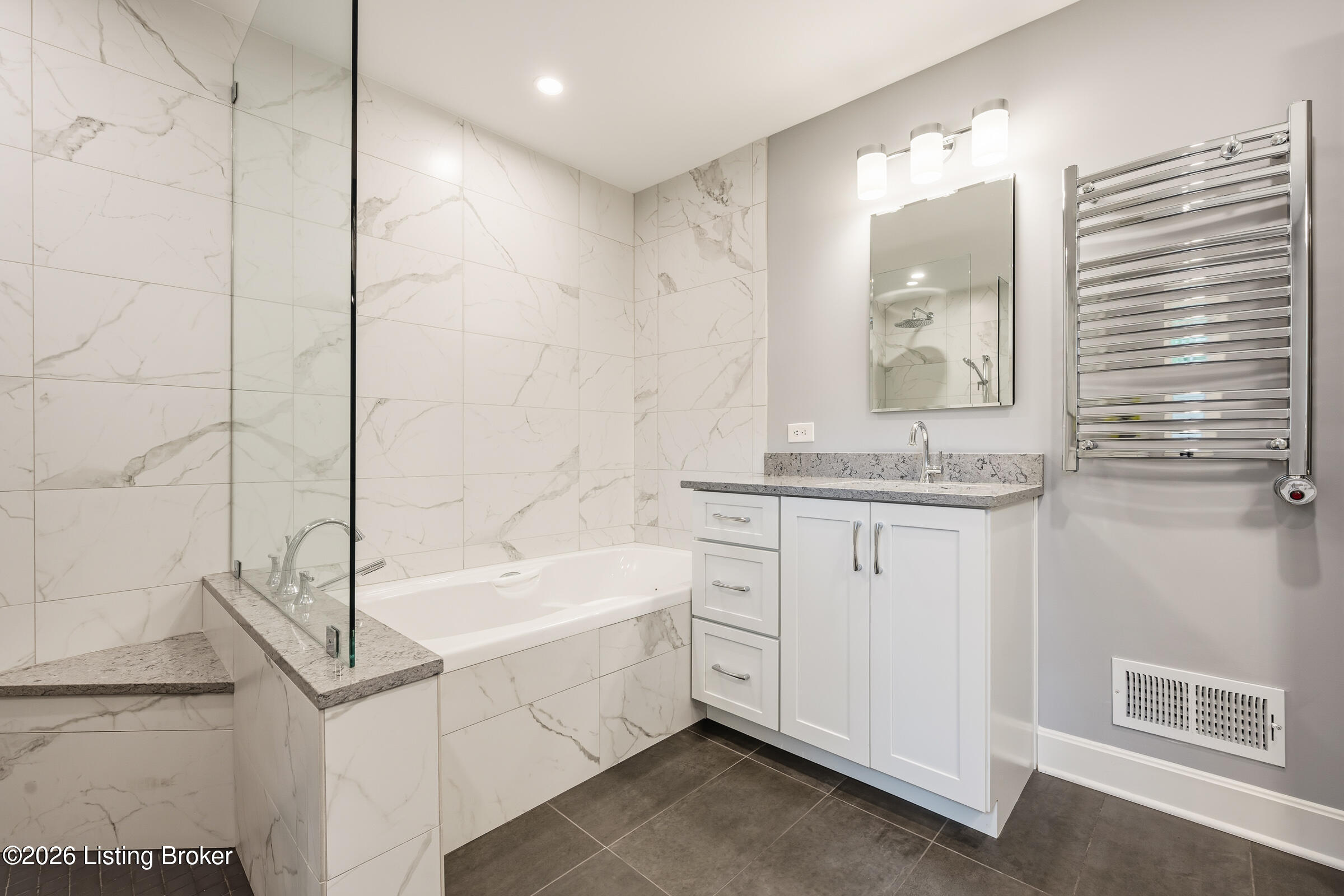 162 Arrowhead Road Louisville, KY 40207 - Photo 27 of 50 Primary Bath