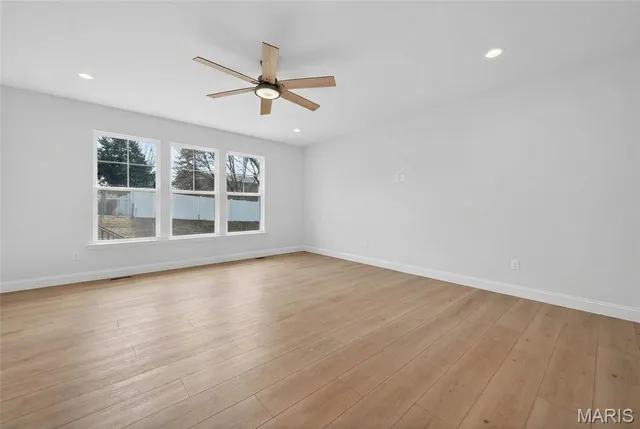 $594,126 | 537 Ryehill Drive, St. Peters, MO 63376