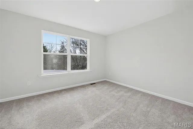 $594,126 | 537 Ryehill Drive, St. Peters, MO 63376