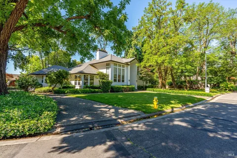 $2,400,000 | 934 Fairway Drive, Sonoma, CA 95476