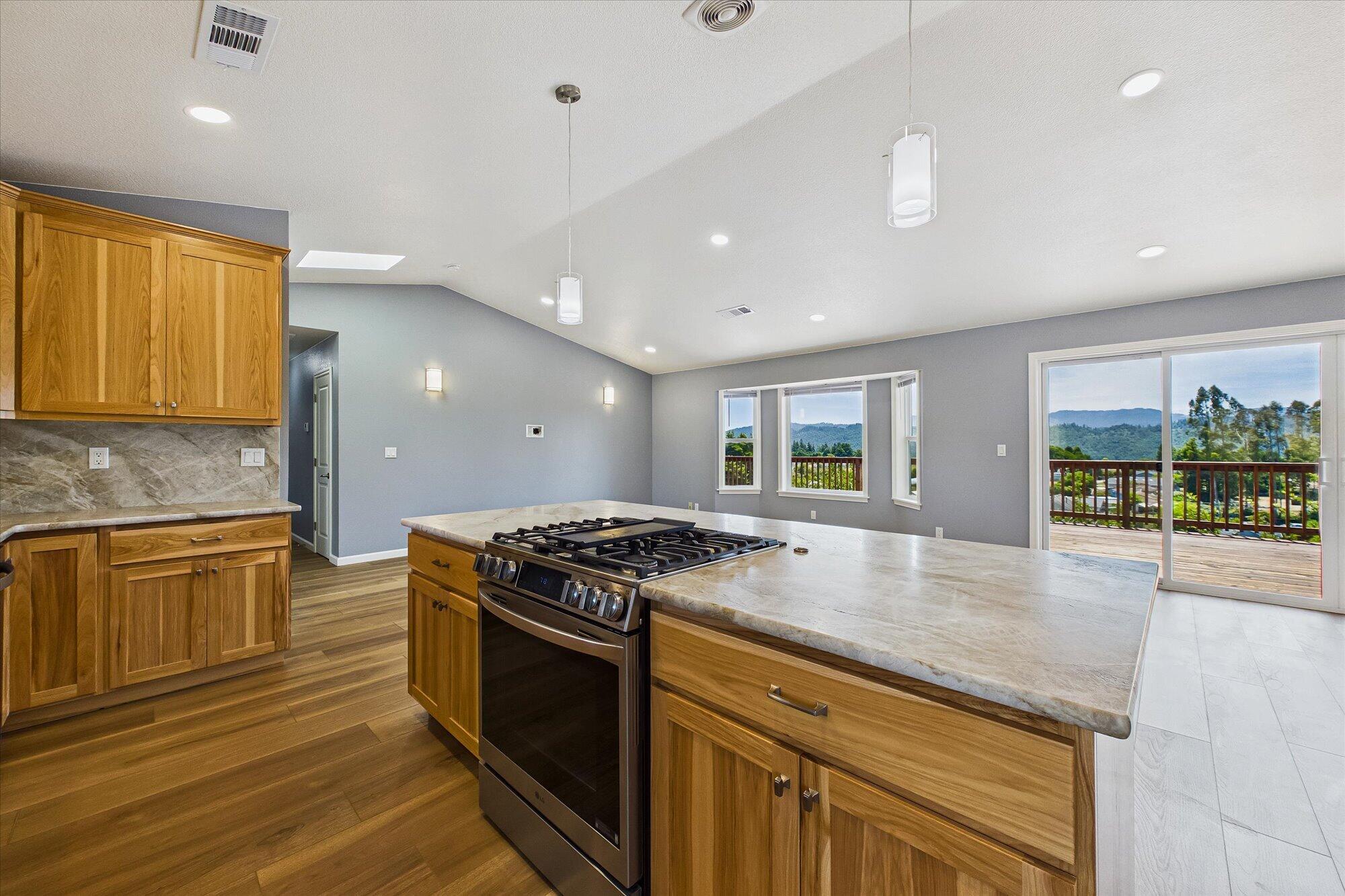 6705 Rohnerville Road Hydesville, CA 95547 - Photo 20 of 54