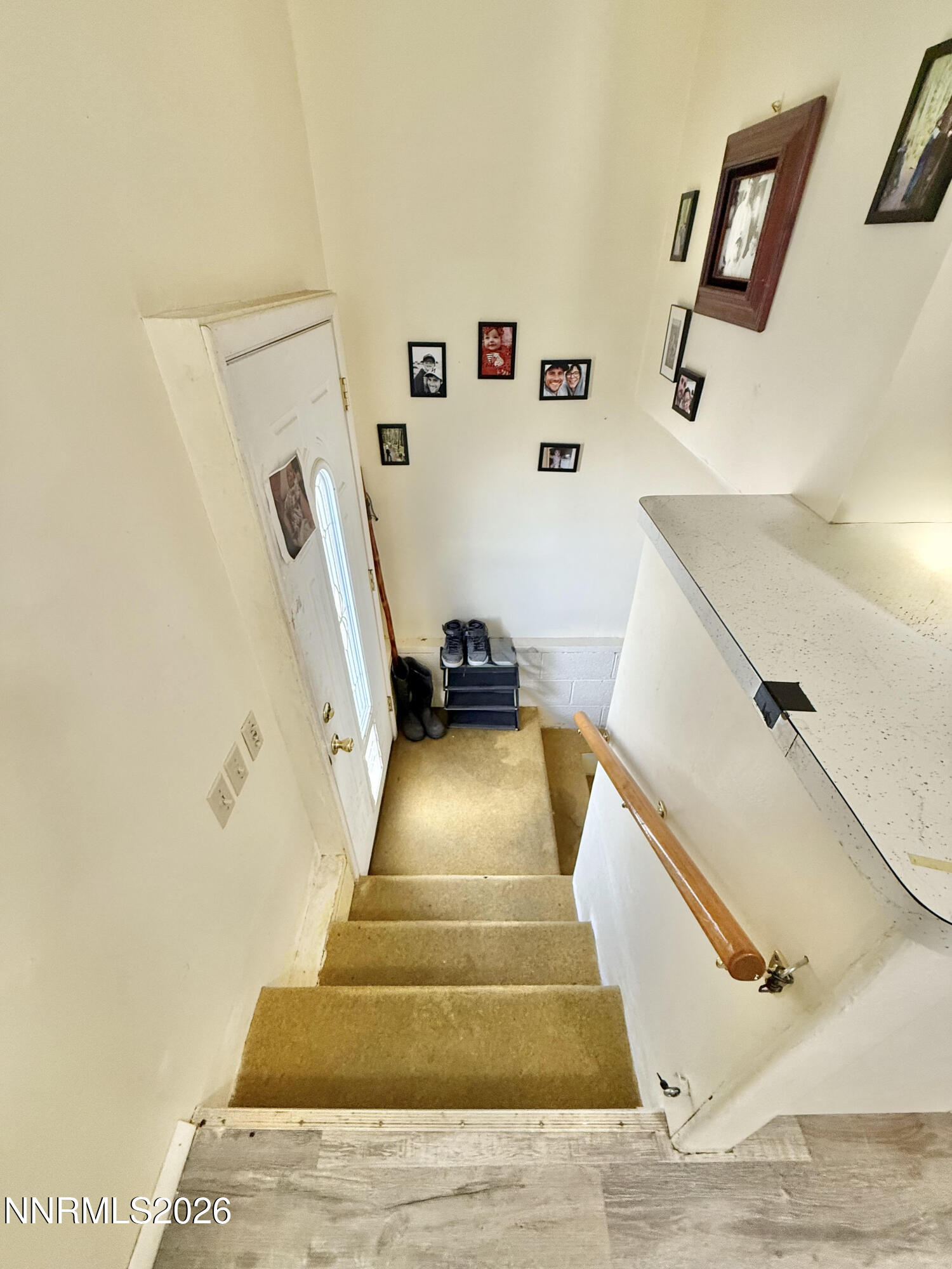 68 West 5th Street Battle Mountain, NV 89820 - Photo 15 of 20 a view of entryway and hall