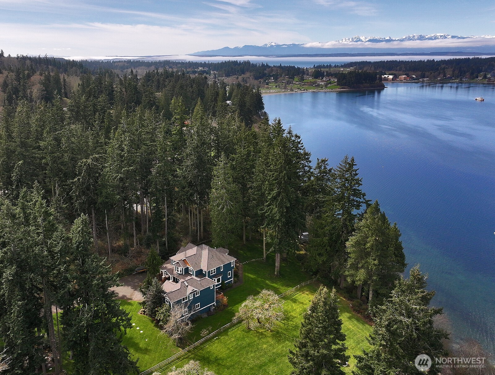 5208 East Harbor Road Freeland, WA 98249 - Photo 2 of 40