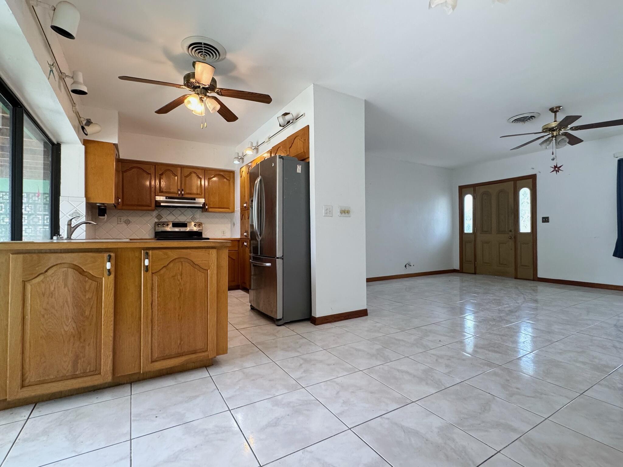 21045 Condado Road Cutler Bay, FL 33189 - Photo 3 of 25 IMG_1688