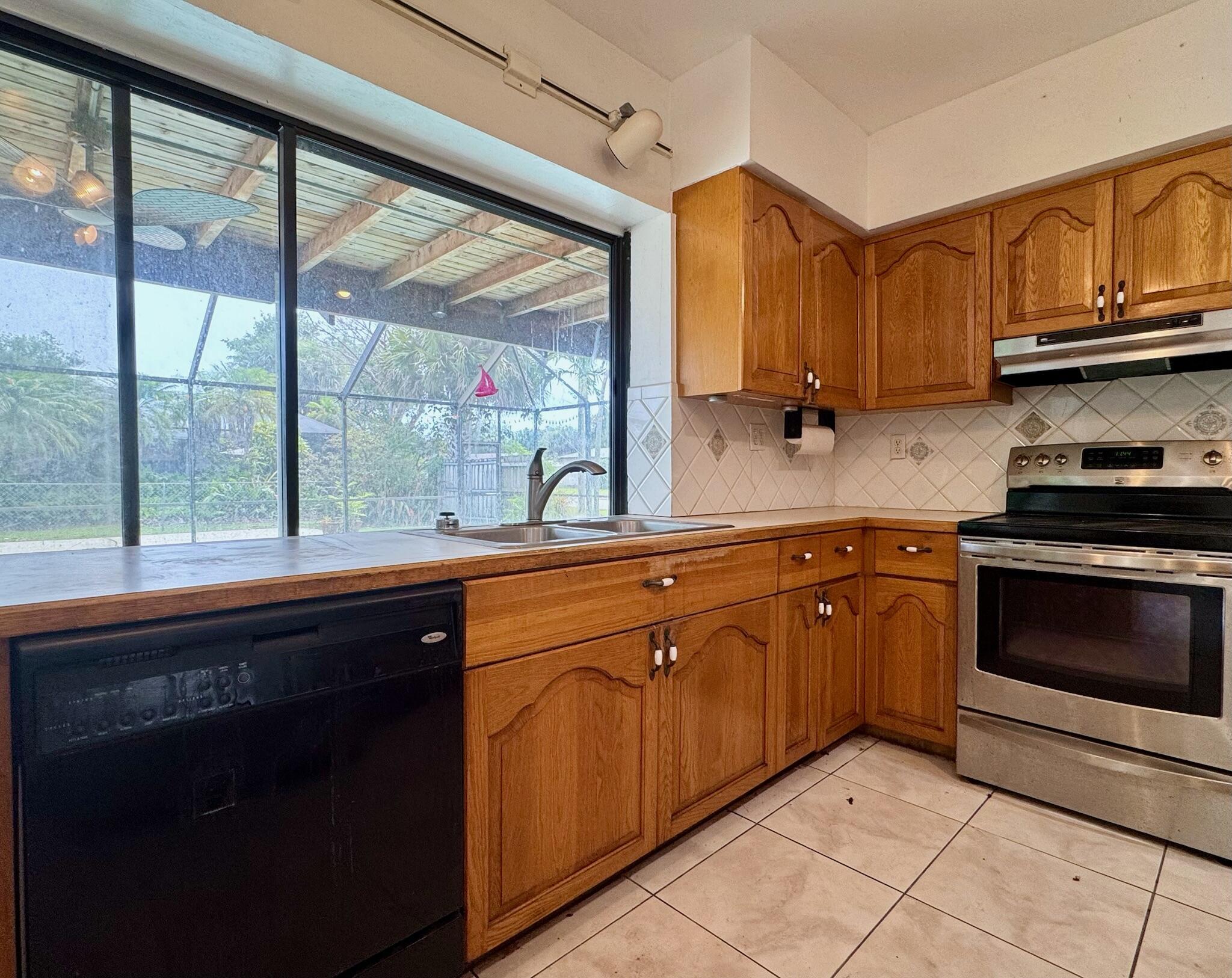 21045 Condado Road Cutler Bay, FL 33189 - Photo 5 of 25 IMG_1696