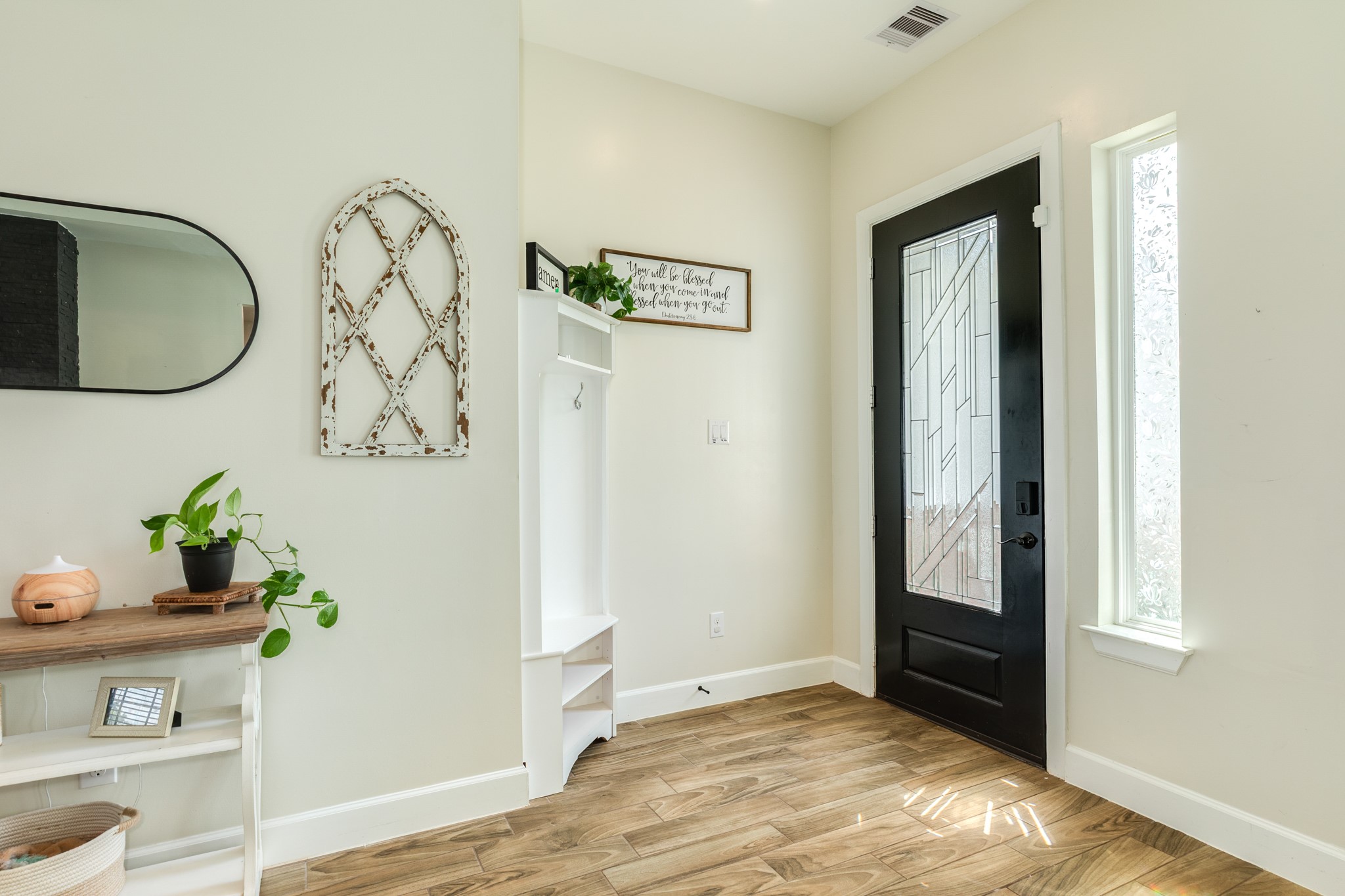 414 Burning Tree Lane West Columbia, TX 77486 - Photo 5 of 27 Gallery Image 5