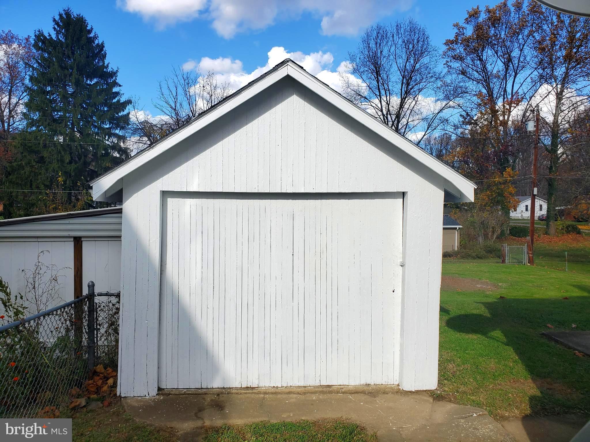 3724 Kanawha Avenue Point of Rocks, MD 21777 - Photo 22 of 23 Detached one car garage - side rolling door.