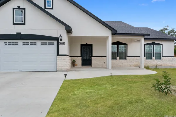 $430,000 | 8116 Ventura Boulevard, Selma, TX 78154