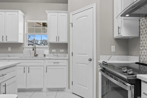 $420,000 | 8116 Ventura Boulevard, Selma, TX 78154