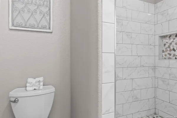 $420,000 | 8116 Ventura Boulevard, Selma, TX 78154