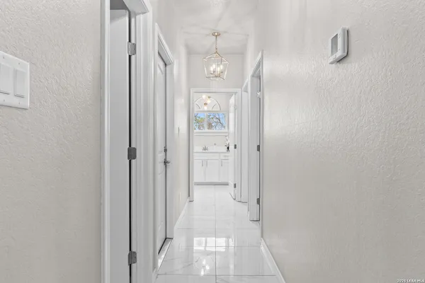 $420,000 | 8116 Ventura Boulevard, Selma, TX 78154