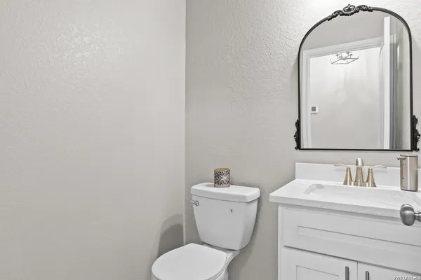 $420,000 | 8116 Ventura Boulevard, Selma, TX 78154