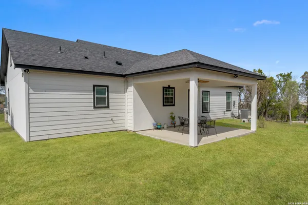 $420,000 | 8116 Ventura Boulevard, Selma, TX 78154