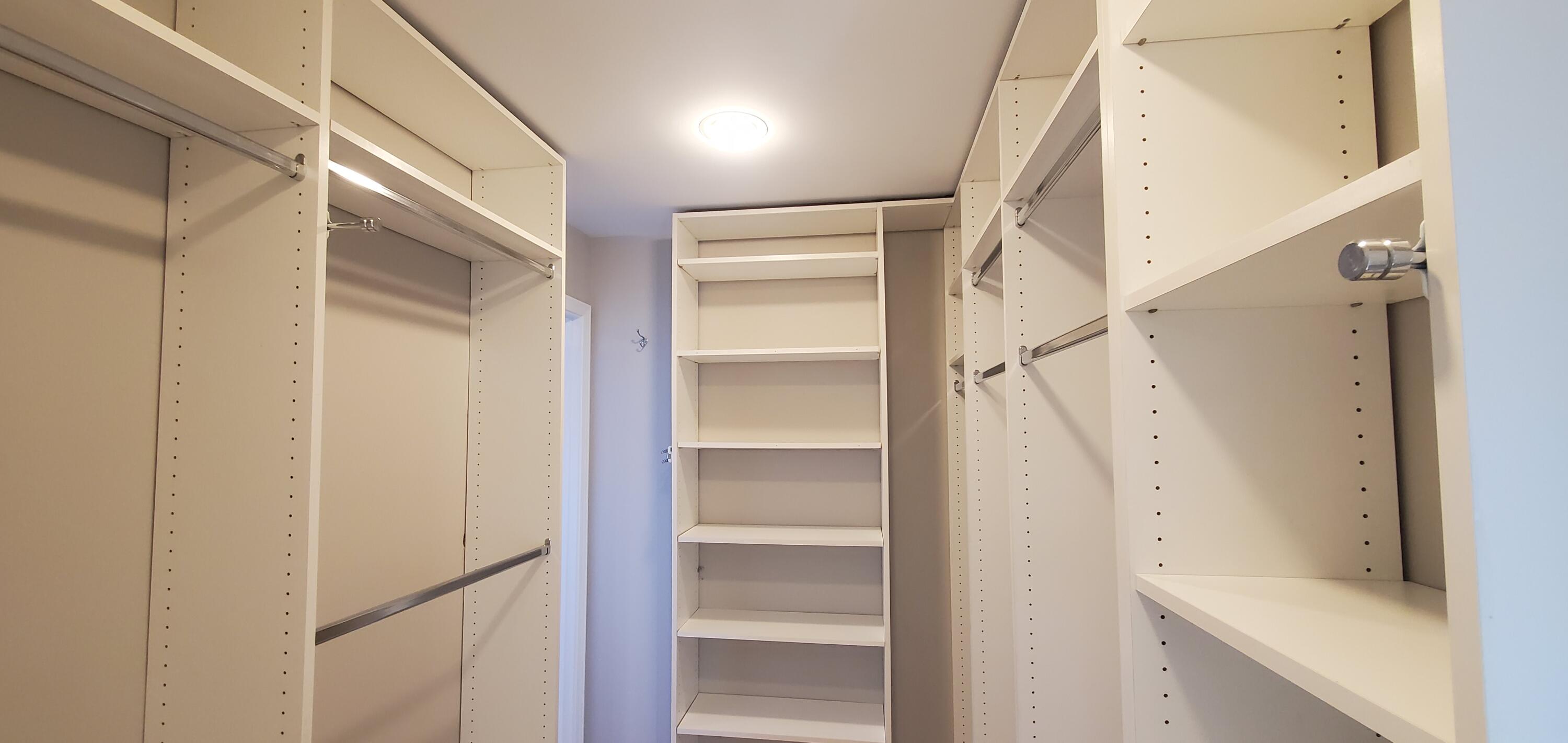 220 Melbourne Way Lexington, KY 40503 - Photo 18 of 43 Master Closet #2