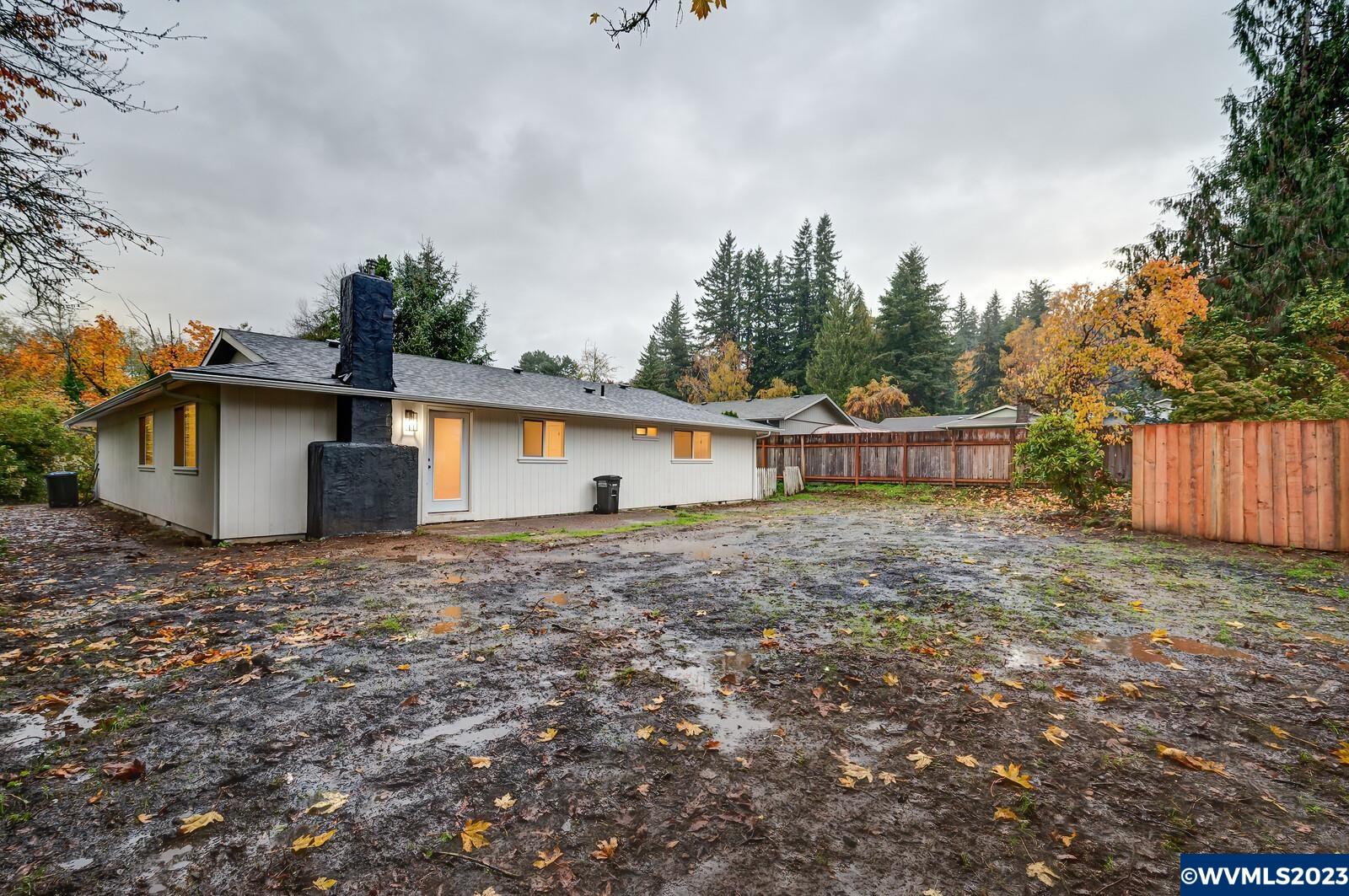 1527 Southeast Ammon Road Toledo, OR 97391 - Photo 6 of 26 Gallery Image 6