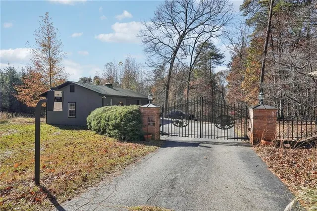 $1,299,900 | 701 Camelback Road, Cleveland, GA 30528
