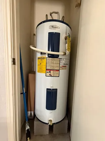 $98,000 | 1723 Crest Grove Drive, Unit 120B, Arlington, TX 76012