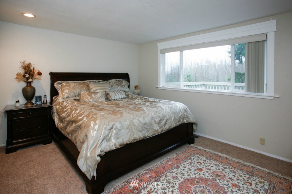 22415 53rd Avenue Southeast Bothell, WA 98021 - Photo 10 of 15