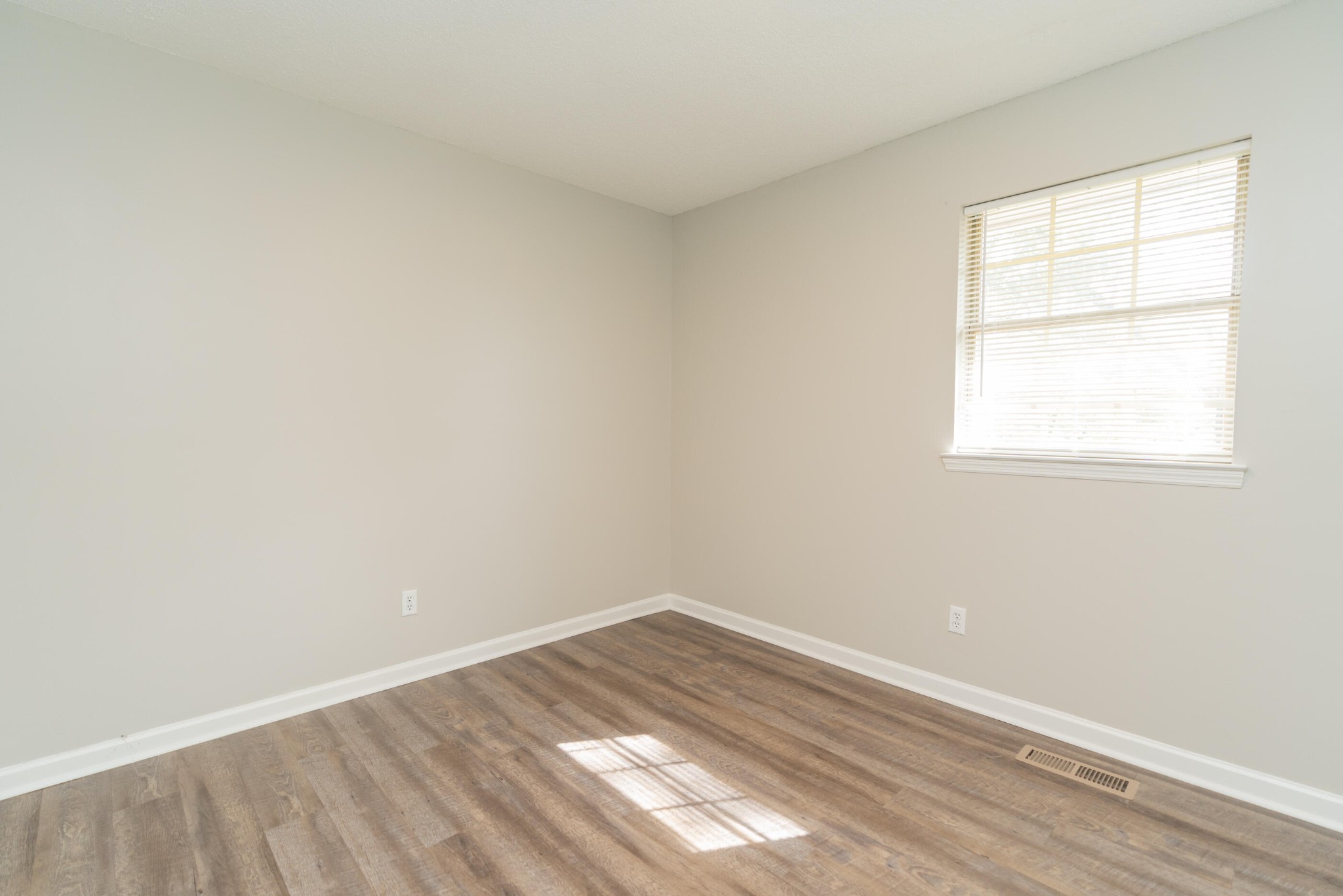 1343 Highland Road Chattanooga, TN 37415 - Photo 14 of 39 Gallery Image 14