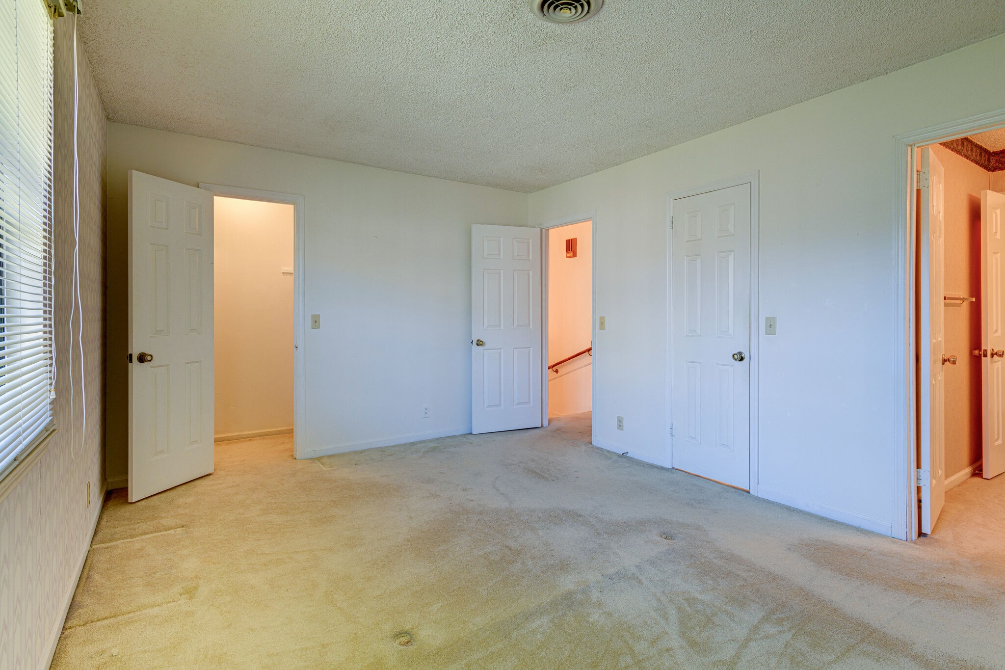 4001 Anderson Road, Unit J19 Nashville, TN 37217 - Photo 19 of 37 an empty room with windows