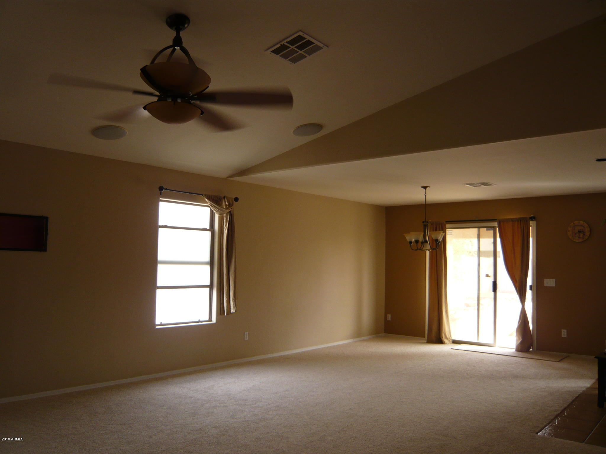 2605 West Maldonado Road Phoenix, AZ 85041 - Photo 4 of 32 P1030853