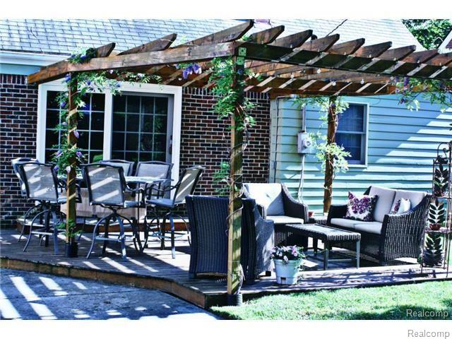 2237 Pembroke Road Birmingham, MI 48009 - Photo 13 of 14 PEMBROKE DECK.jpg